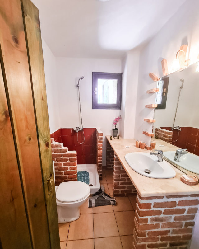Ensuite bathroom of master bedroom of ground floor apartment at Armyra Villas in Zakynthos, Greece