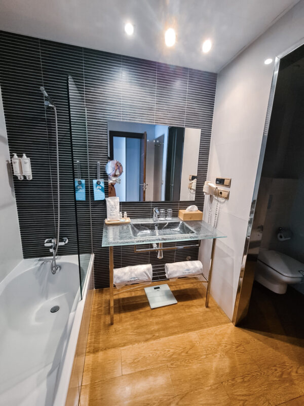 Bathroom in Double Room, Sea View at hotel Sol Y Mar in Calpe, Costa Blanca, Spain