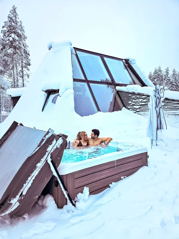 Best Accommodation in Finnish Lapland for Couples - Glass Resort apartment with private outdoor jacuzzi